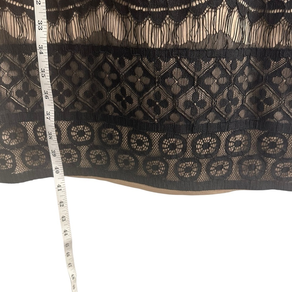 Vince Camuto black lace dress with tan underlay, size 4 - Picture 7 of 11